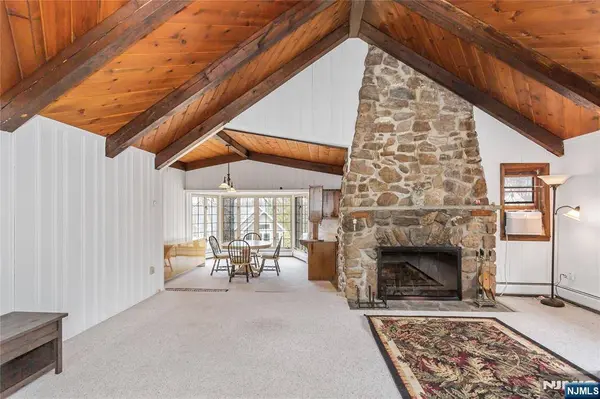 6 Partridge TRL, Kinnelon Borough, NJ 07405