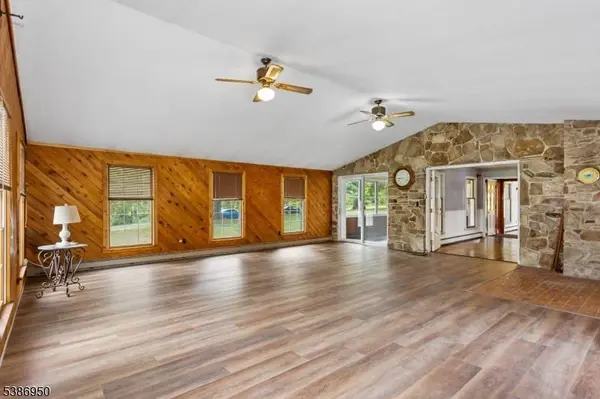 87 Glen Rd, Wantage Twp., NJ 07461