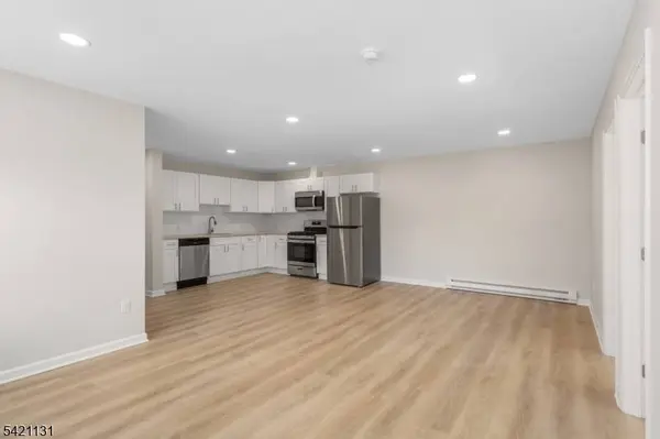 127 Main St #2B, Bloomingdale Boro, NJ 07403
