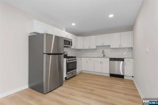 127 Main ST #2A, Bloomingdale, NJ 07403