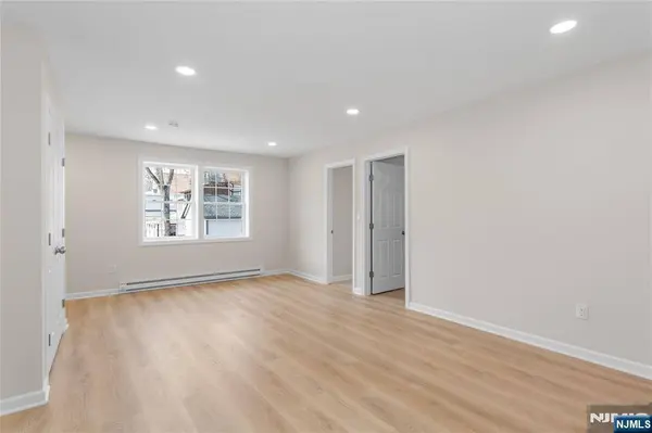 127 Main ST #2A, Bloomingdale, NJ 07403