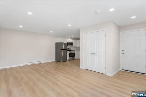 127 Main ST #2A, Bloomingdale, NJ 07403