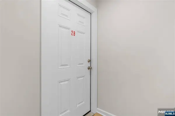 127 Main ST #2B, Bloomingdale, NJ 07403