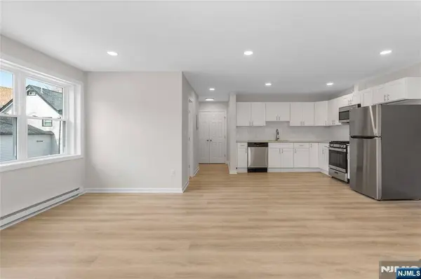 127 Main ST #2B, Bloomingdale, NJ 07403