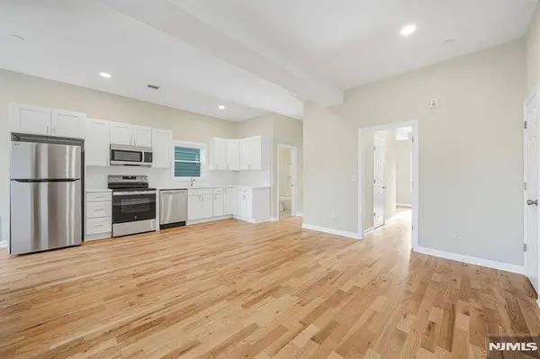 532 Ringwood AVE, Wanaque, NJ 07465