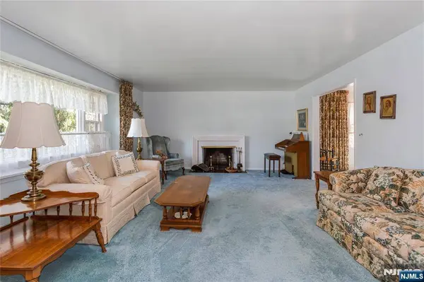 557 Taunton RD, Wyckoff, NJ 07481