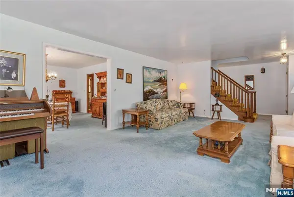 557 Taunton RD, Wyckoff, NJ 07481