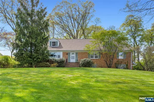 557 Taunton RD, Wyckoff, NJ 07481