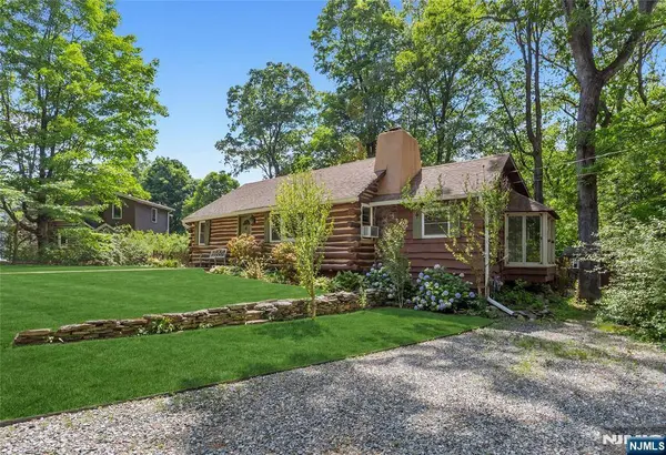 6 Partridge TRL, Kinnelon Borough, NJ 07405