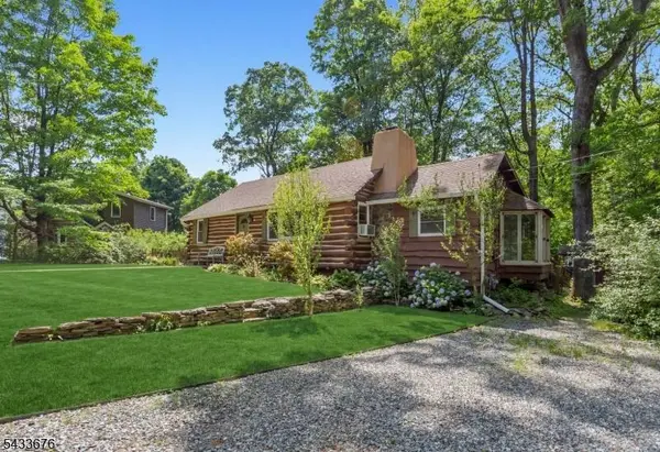 6 Partridge Trl, Kinnelon Boro, NJ 07405