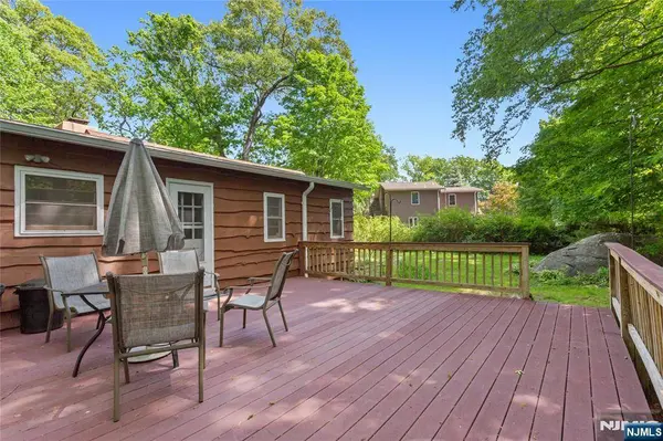 6 Partridge TRL, Kinnelon Borough, NJ 07405