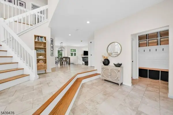 11 Hemlock Ln, Kinnelon Boro, NJ 07405