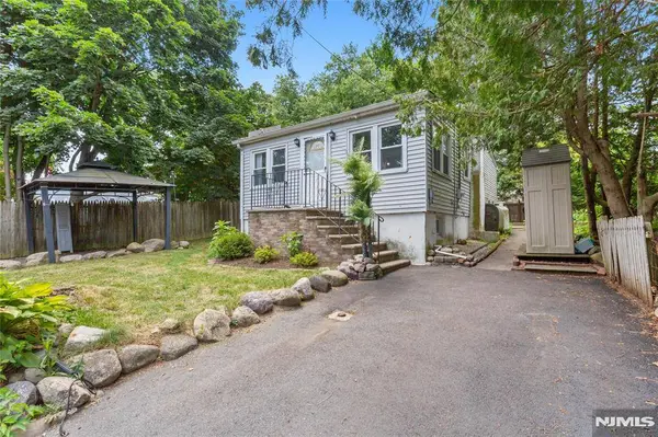 1 Highland AVE, West Milford, NJ 07480