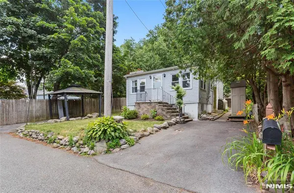 1 Highland AVE, West Milford, NJ 07480