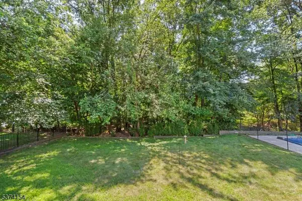 84 Baldwin Ter, Wayne Twp., NJ 07470