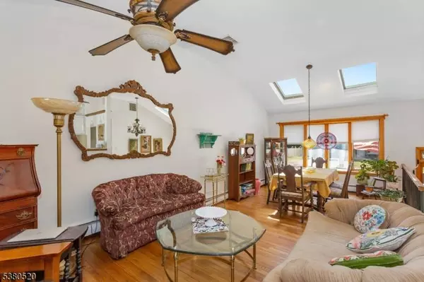 6 Mulberry Trl, Kinnelon Boro, NJ 07405