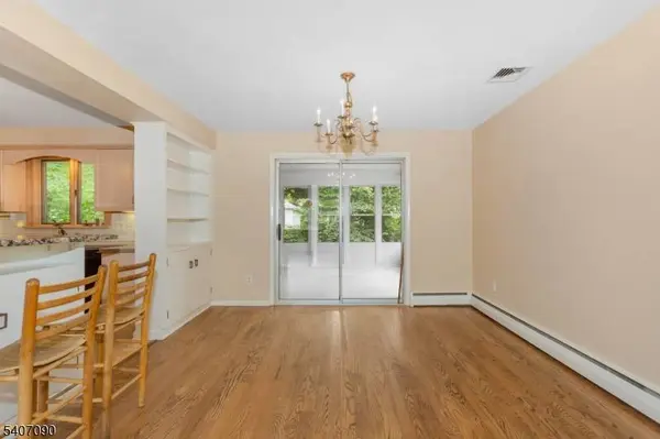 3 Mulberry Trl, Kinnelon Boro, NJ 07405