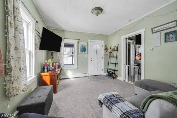 62 High St, Franklin Boro, NJ 07416