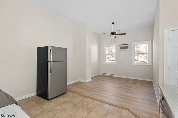 129 Main St #3, Bloomingdale Boro, NJ 07403