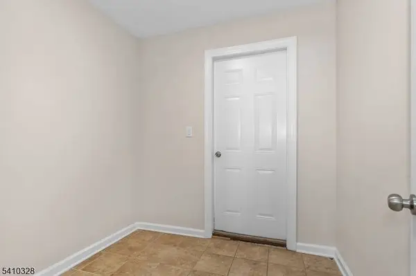 129 Main St #3, Bloomingdale Boro, NJ 07403