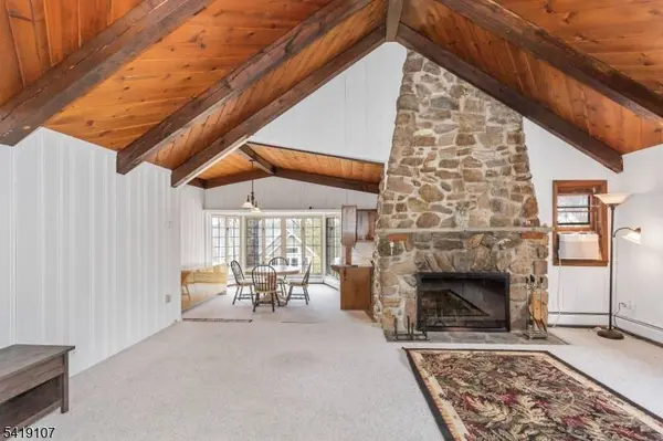 6 Partridge Trl, Kinnelon Boro, NJ 07405