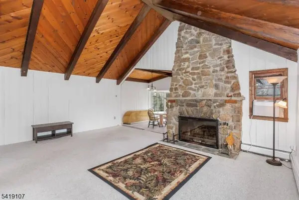 6 Partridge Trl, Kinnelon Boro, NJ 07405