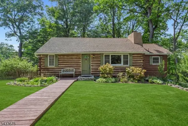 6 Partridge Trl, Kinnelon Boro, NJ 07405