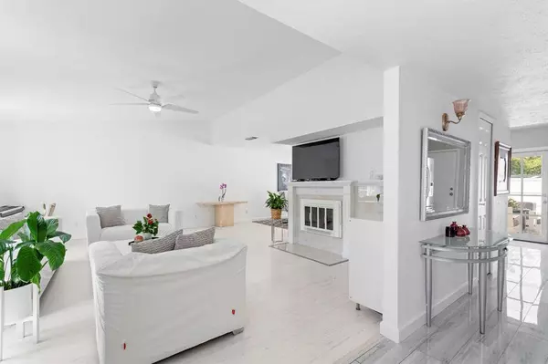 3910 Acorn Green Drive, Garland, TX 75043