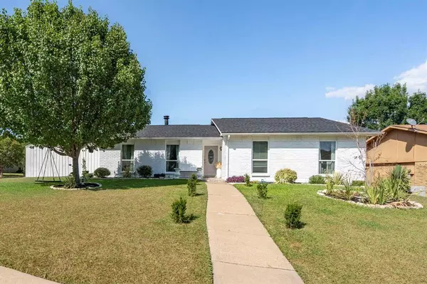 3910 Acorn Green Drive, Garland, TX 75043