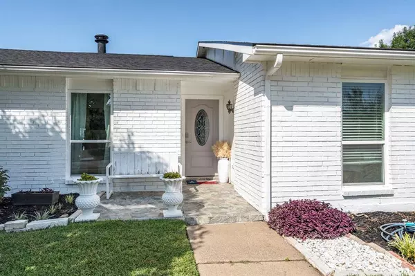 3910 Acorn Green Drive, Garland, TX 75043