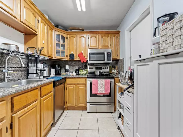 7825 Miller Dr #C212, Miami, FL 33155