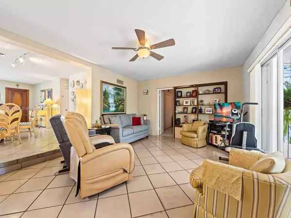 2232 SW 82nd Ct, Miami, FL 33155