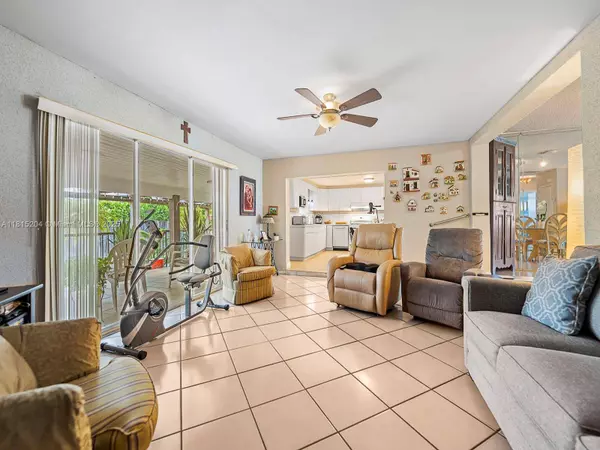 2232 SW 82nd Ct, Miami, FL 33155