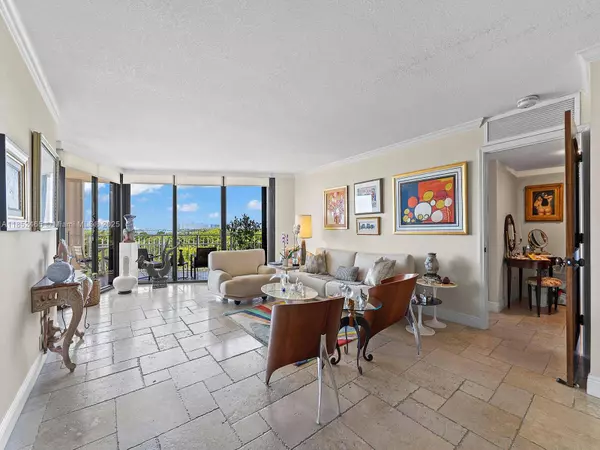 1000 Quayside Ter #706, Miami, FL 33138