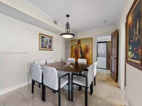 1000 Quayside Ter #706, Miami, FL 33138