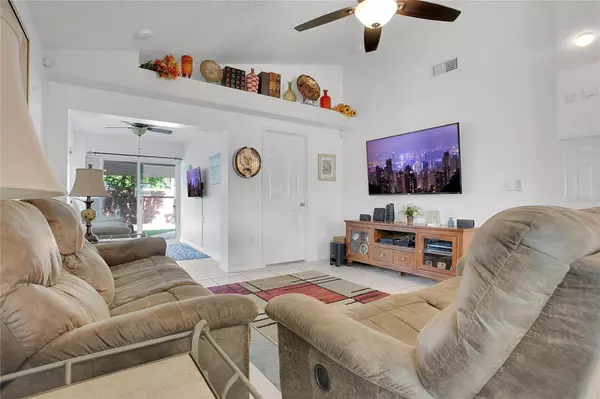 204 BAY MEADOW DR, Kissimmee, FL 34746