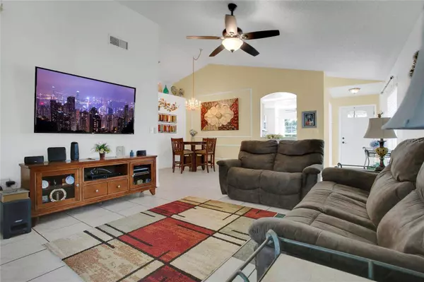 204 BAY MEADOW DR, Kissimmee, FL 34746