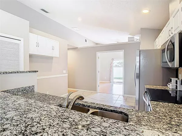 2641 DELCREST DR, Orlando, FL 32817