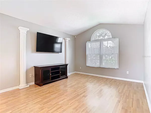 2641 DELCREST DR, Orlando, FL 32817