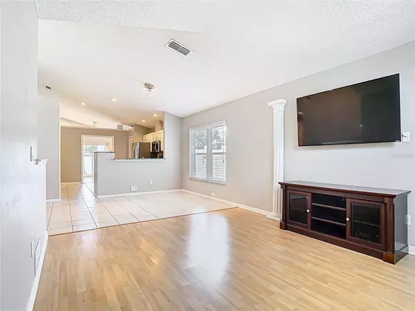 2641 DELCREST DR, Orlando, FL 32817