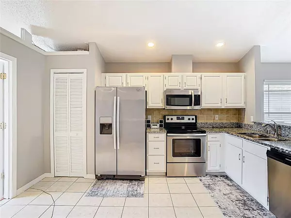 2641 DELCREST DR, Orlando, FL 32817