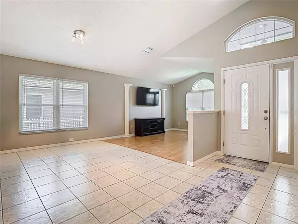 2641 DELCREST DR, Orlando, FL 32817