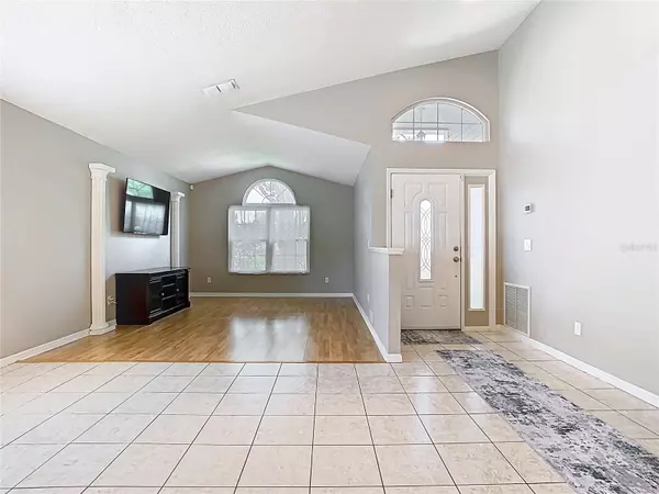 2641 DELCREST DR, Orlando, FL 32817