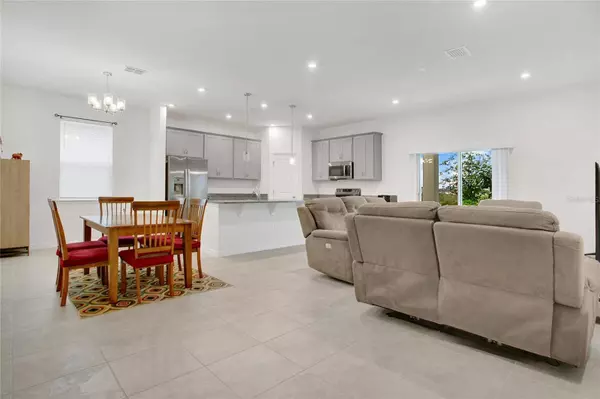 1838 BLUE LAGOON CIR, Mascotte, FL 34753