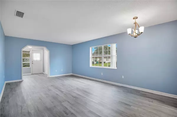 239 N HILL AVE #110, Deland, FL 32724