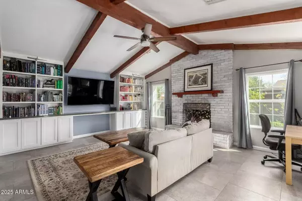 3923 S Dorsey Ln, Tempe, AZ 85282-5710