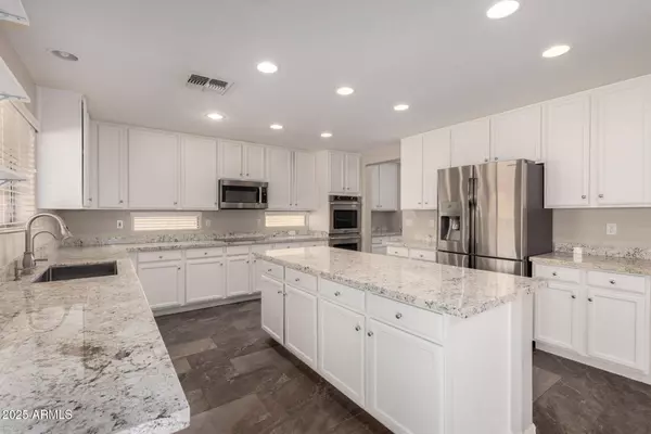 4122 E PALM BEACH Drive, Chandler, AZ 85249