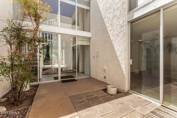 4648 N 40TH Street, Phoenix, AZ 85018