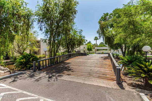 4648 N 40TH Street, Phoenix, AZ 85018