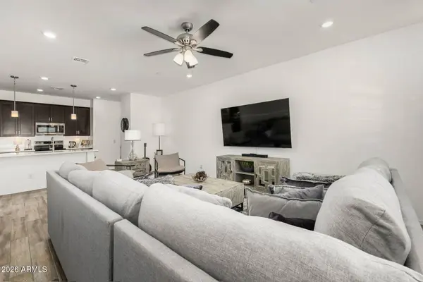 1917 E HAMPTON Lane #104, Gilbert, AZ 85295